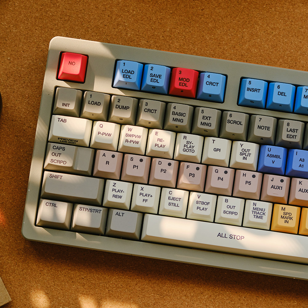 FBB Keycaps S9000 Retro Style  - огляд і ціна Retro Gaming Laptop
